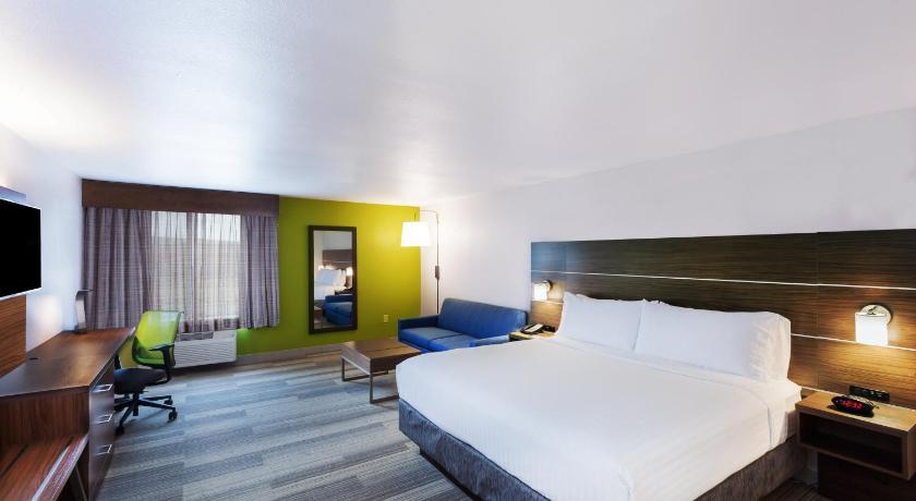 Holiday Inn Express Hotel & Suites Dallas Lewisville