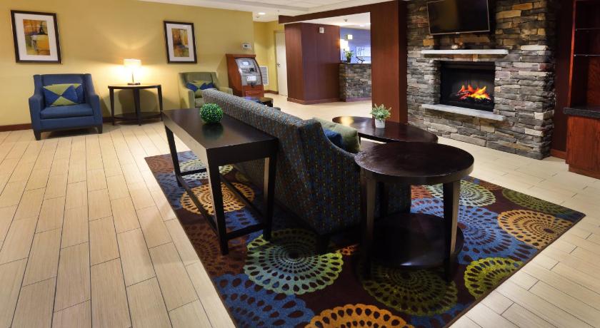 Holiday Inn Express Milford photo