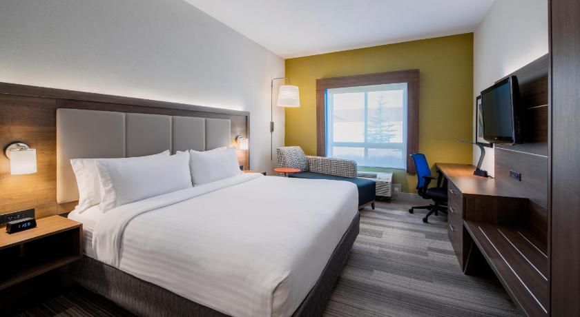 Holiday Inn Express Airdrie