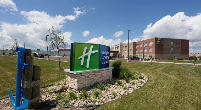 Holiday Inn Express & Suites Monroe photo