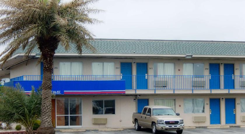 Motel 6-Clute, TX Hotel (Clute (TX)) - Deals, Photos & Reviews