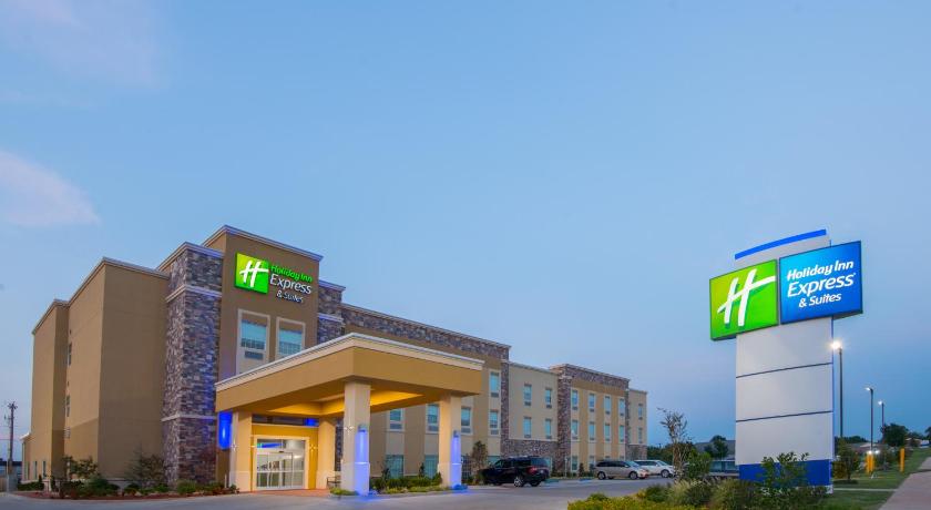Holiday Inn Express & Suites Stillwater - University Area photo