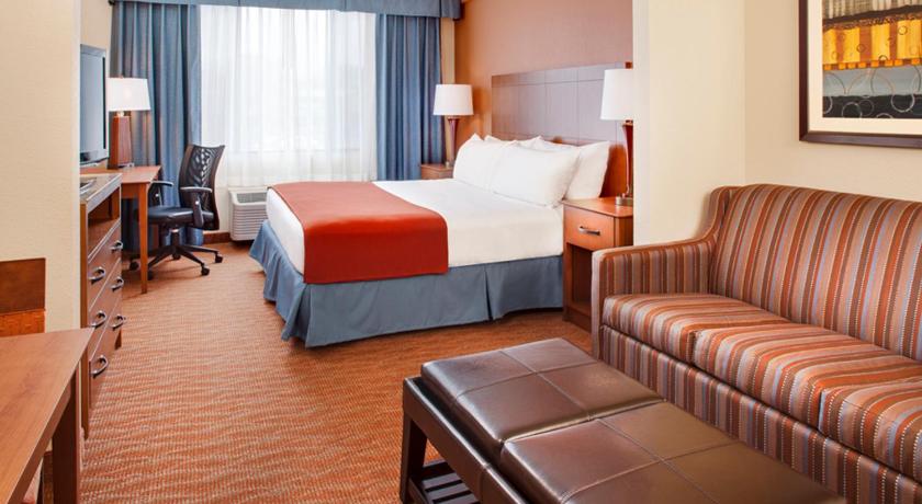 Holiday Inn Express Hotel & Suites Coralville