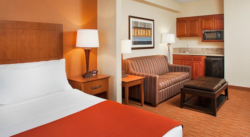 Holiday Inn Express Hotel & Suites Coralville