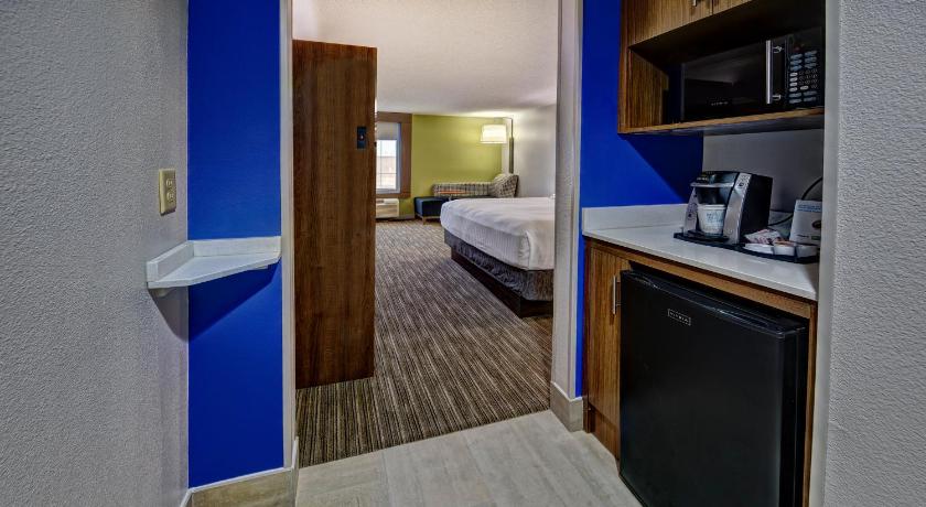 Holiday Inn Express Hotel & Suites Crossville