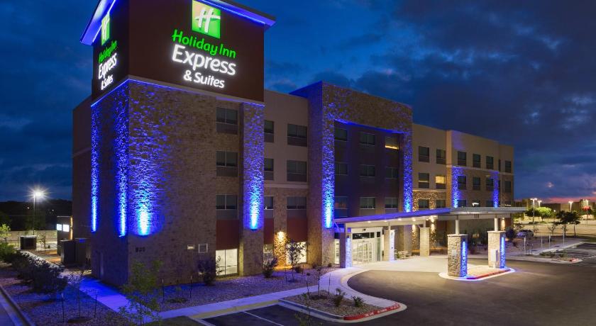 Holiday Inn Express & Suites San Marcos South photo