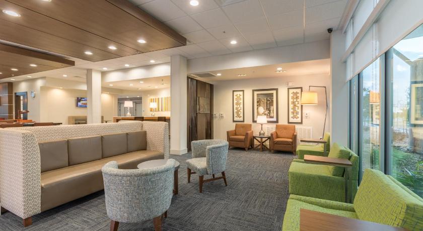 Holiday Inn Express & Suites San Marcos South photo