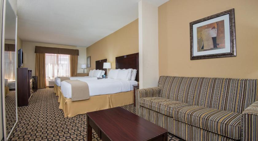 Holiday Inn Express & Suites Clovis