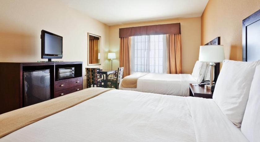 Holiday Inn Express & Suites Clovis