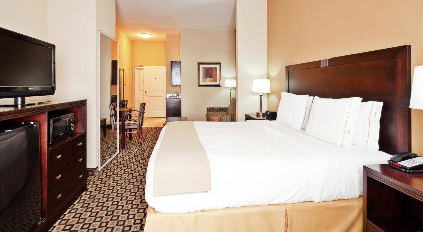 Holiday Inn Express & Suites Clovis