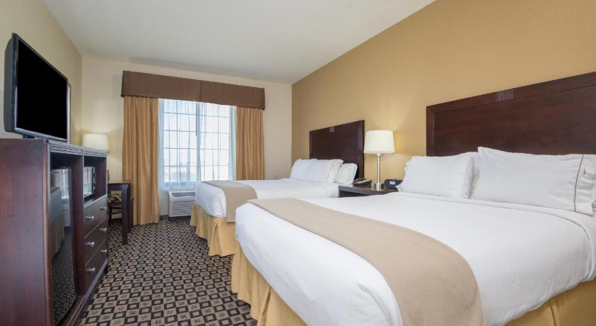 Holiday Inn Express & Suites Clovis