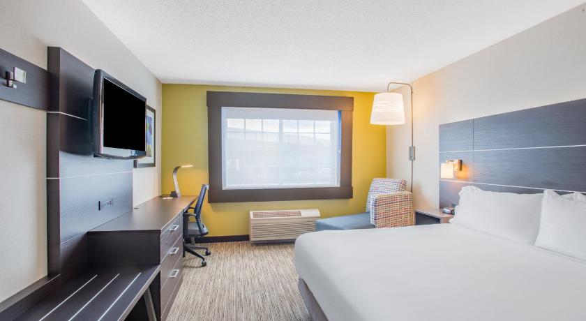 Holiday Inn Express Hotel & Suites Boston - Marlboro