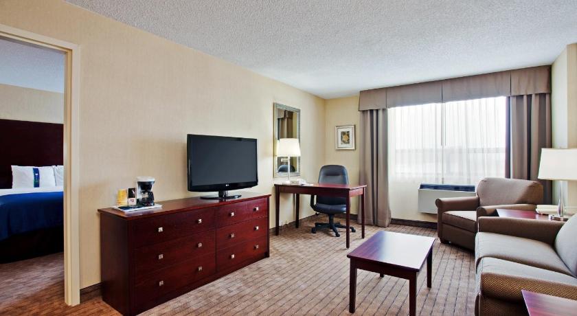 Holiday Inn & Suites Winnipeg Downtown