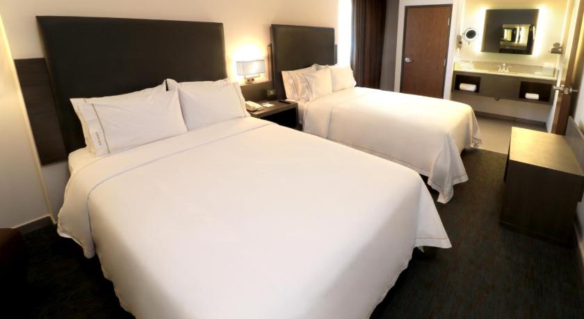 Holiday Inn Express Hotel & Suites Hermosillo