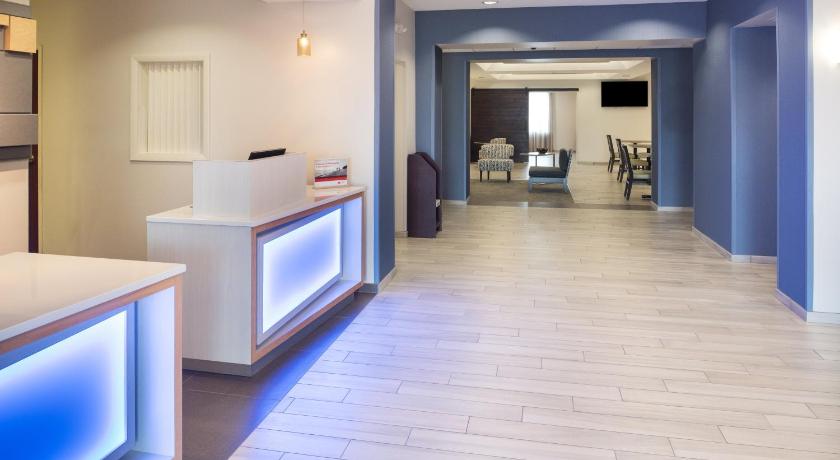 Holiday Inn Express Hotel & Suites Burlington