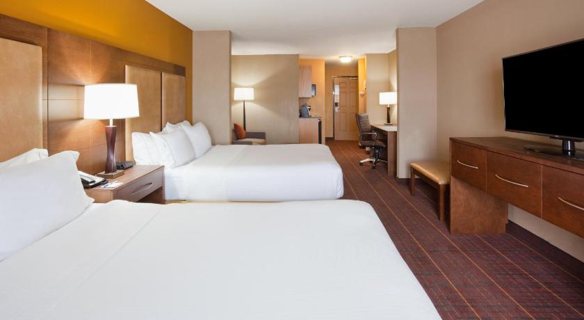 Holiday Inn Express Hotel & Suites Brainerd-Baxter