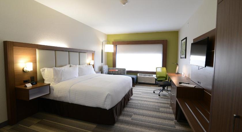 Holiday Inn Express & Suites Chicago North Shore - Niles