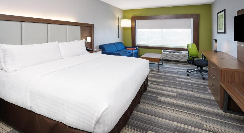 Holiday Inn Express & Suites Chicago North Shore - Niles