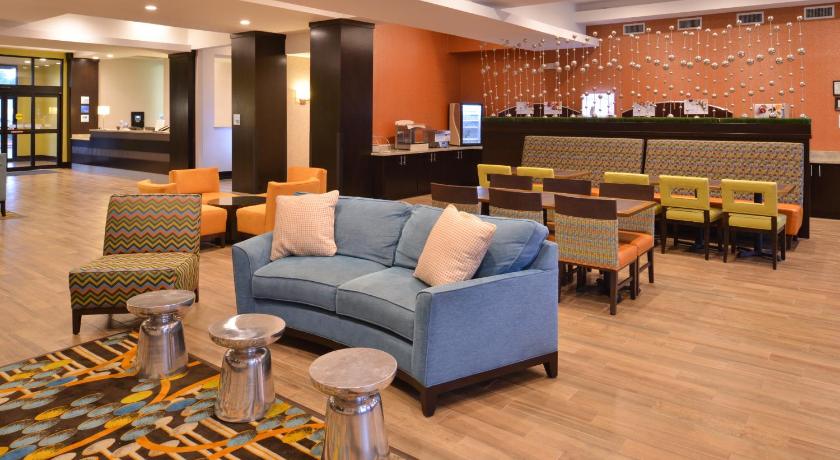 Holiday Inn Express & Suites Austin South photo