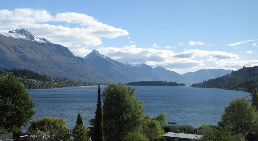 The Billiards Room — Hotel in Queenstown