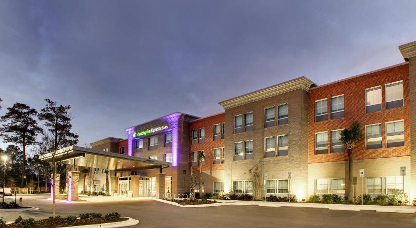 Holiday Inn Express & Suites Summerville