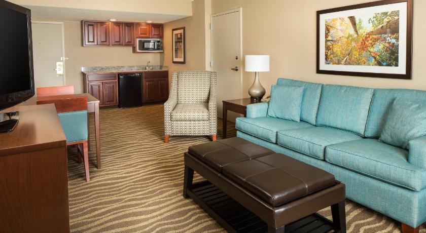 Holiday Inn Hotel & Suites Overland Park-West