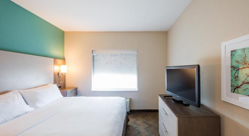 Holiday Inn Hotel & Suites Lake City