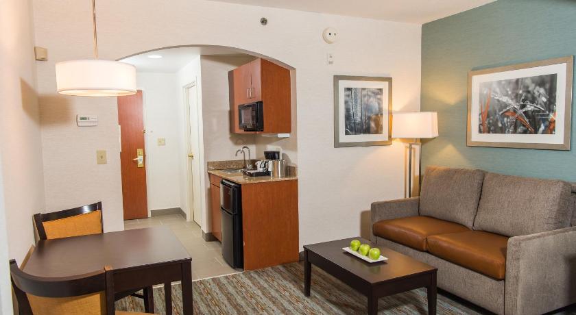 Holiday Inn Express Hotel & Suites Erie-Summit Township