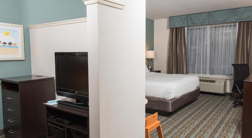 Holiday Inn Express Hotel & Suites Erie-Summit Township
