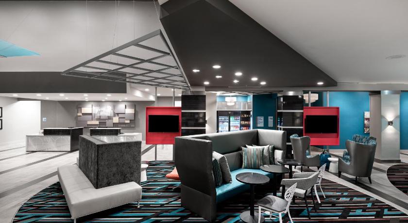 Holiday Inn Express & Suites : Charlotte Airport photo