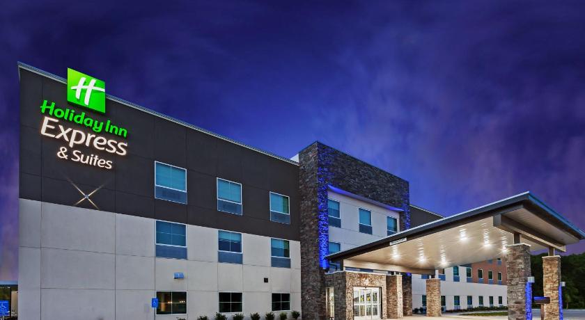 Holiday Inn Express & Suites Coffeyville photo