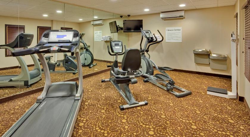 Holiday Inn Express Hotel & Suites Lebanon photo
