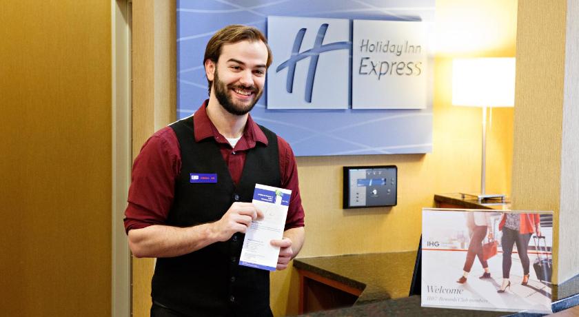 Holiday Inn Express Harrisburg West