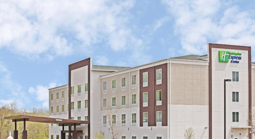 Holiday Inn Express & Suites Harrisburg S - New Cumberland photo