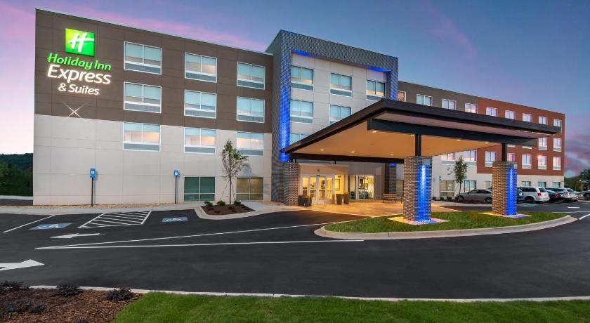 Holiday Inn Express And Suites Gainesville - Lake Lanier Area photo