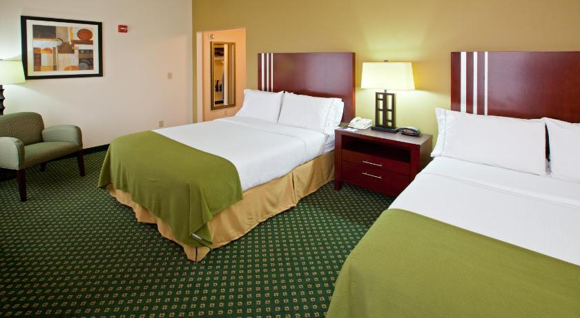 Holiday Inn Express Hotel & Suites Indianapolis - East