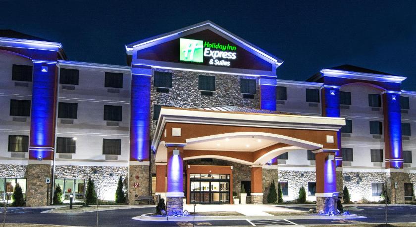 Holiday Inn Express & Suites Elkton - University Area photo