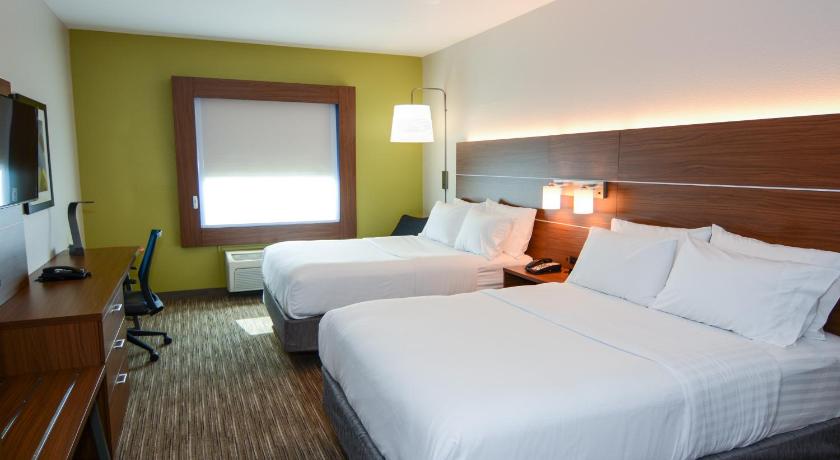 Holiday Inn Express Hotel & Suites New Boston