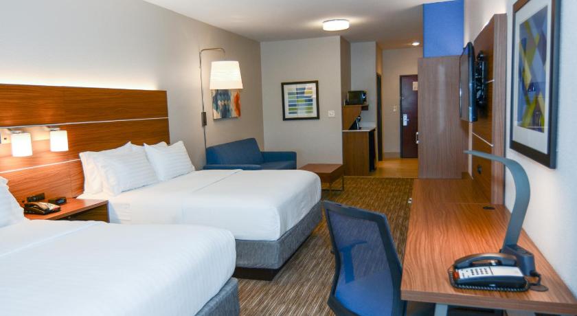 Holiday Inn Express Hotel & Suites New Boston