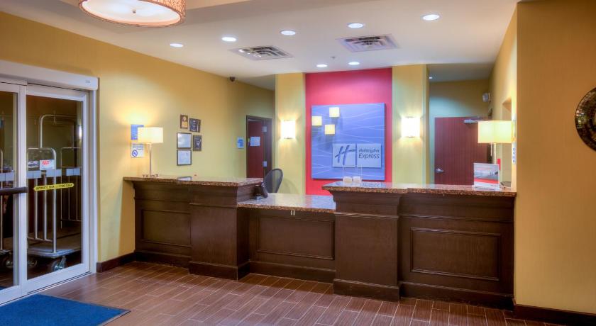 Holiday Inn Express Hotel and Suites Elk City photo
