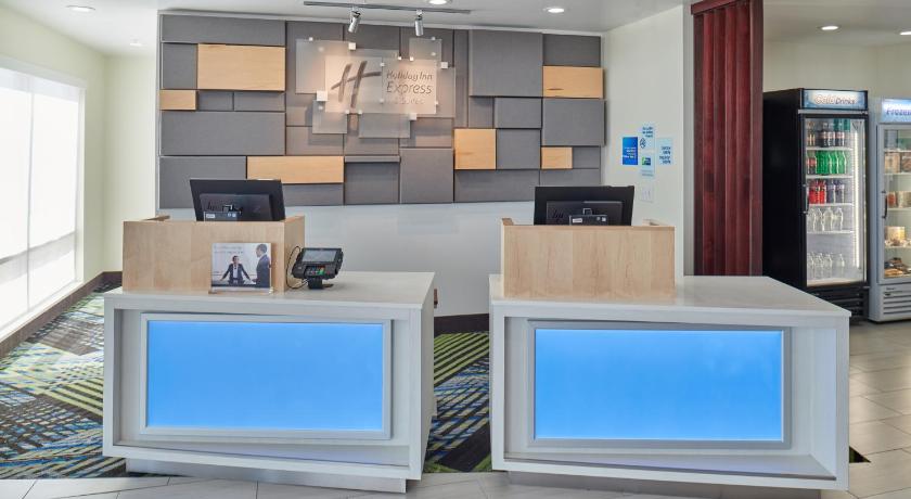 Holiday Inn Express and Suites El Paso East photo