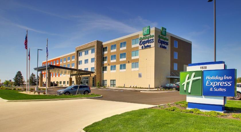 Holiday Inn Express & suites Findlay North photo