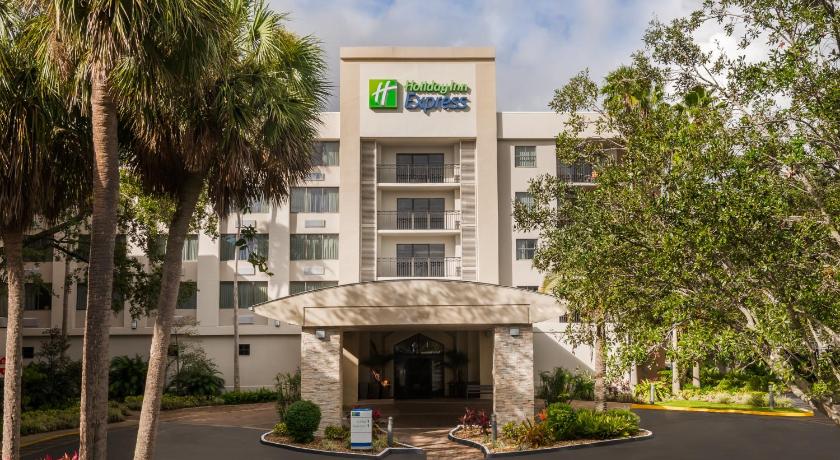 Exterior view, Holiday Inn Express Hotel & Suites Ft. Lauderdale-Plantation in Fort Lauderdale (FL)