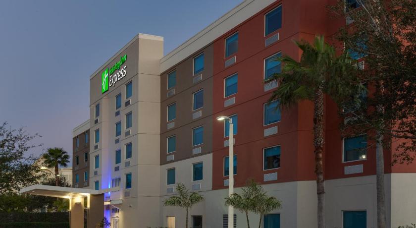 Holiday Inn Express Hotel and Suites Fort Lauderdale Airport Cruise Port