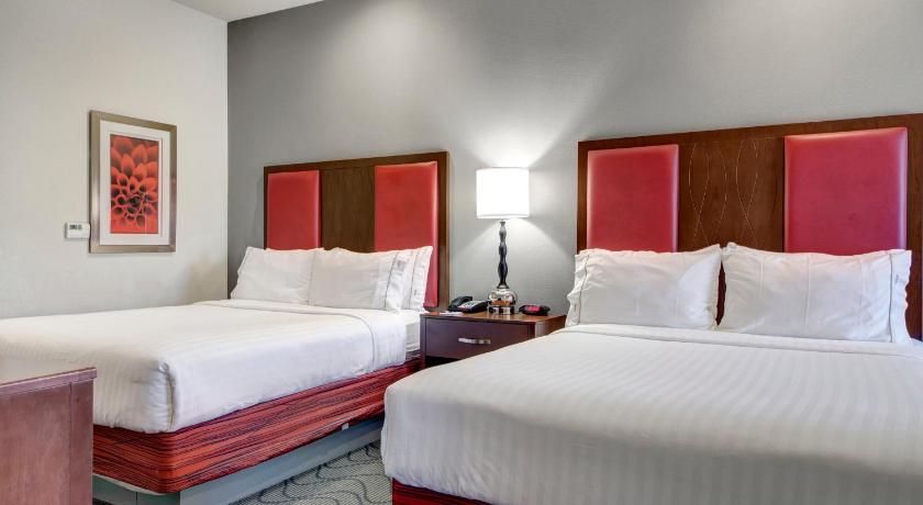 Holiday Inn Express and Suites Oklahoma City North