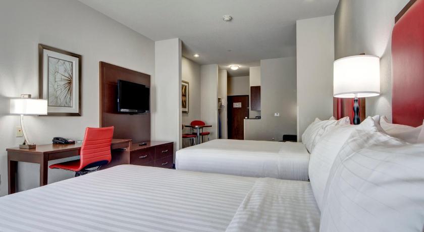 Holiday Inn Express and Suites Oklahoma City North