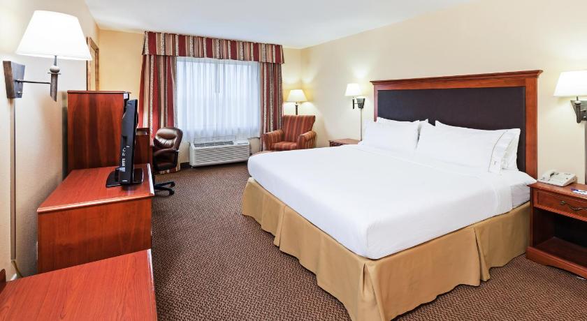 Holiday Inn Express Hotel & Suites Laredo-Event Center Area