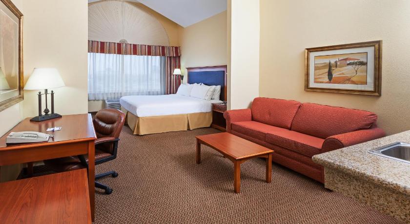 Holiday Inn Express Hotel & Suites Laredo-Event Center Area