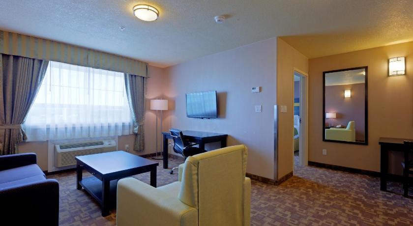 Holiday Inn Express and Suites Dawson Creek