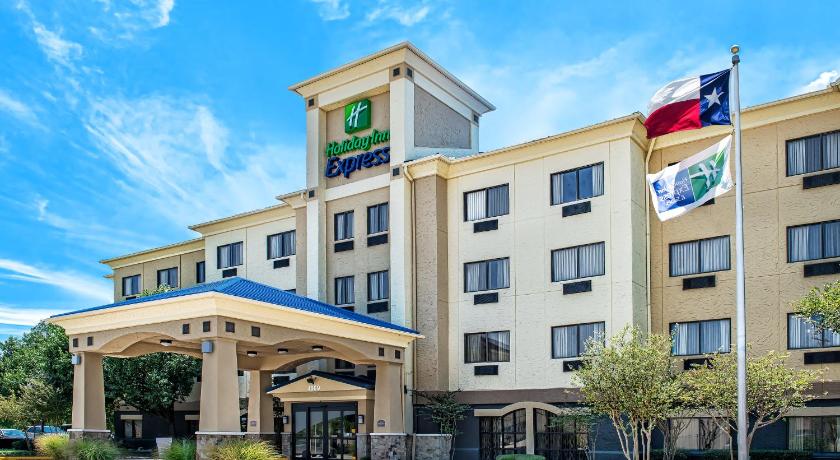 Holiday Inn Express Hotel and Suites Fort Worth/I-20 photo